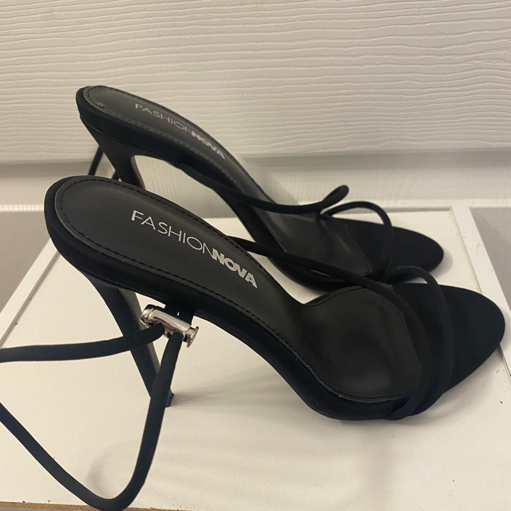 Black FashionNova heels
